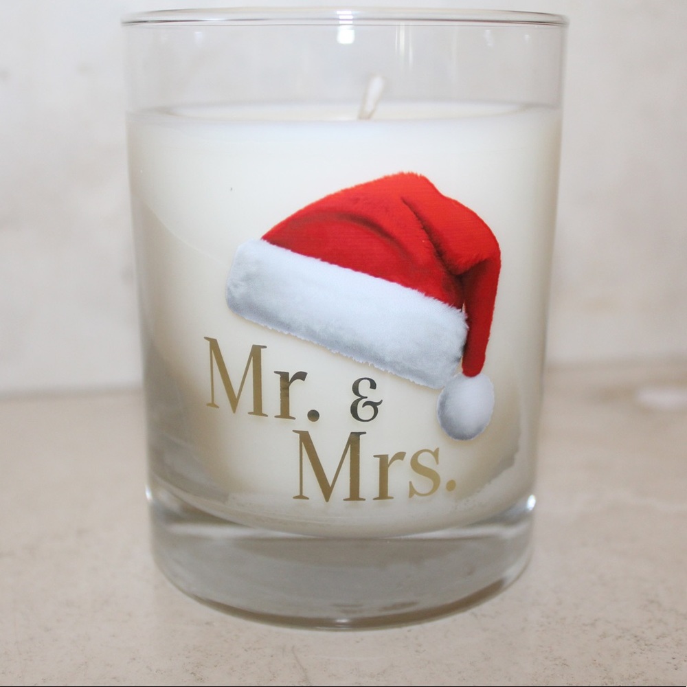 Mr. and Mrs. Christmas candle (NWT)